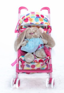 На картинке изображен Коляска для кукол RT 3500 light pink Коляска для кукол RT 3500 light pink