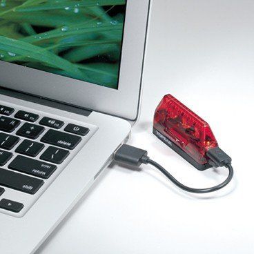 На картинке изображен Велофонари Topeak Aero USB Combo TMS075 Велофонари Topeak Aero USB Combo TMS075