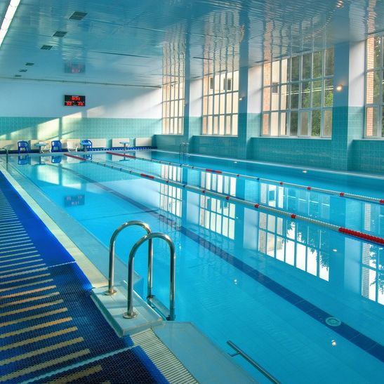 Где в Минске можно поплавать в бассейне?