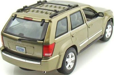Масштабная модель автомобиля Maisto 1:24 Джип Гранд Чероки 2005 (31119) khaki