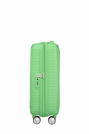 Чемодан малый American Tourister Soundbox 32G*44 001 spring green