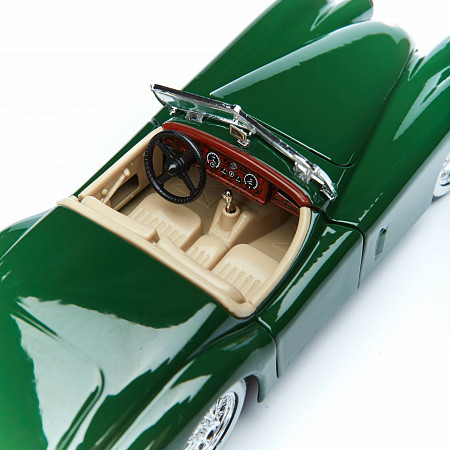 Коллекционная машина Bburago 1:24 Jaguar Xk 120 Roadster 1951 (18-22018) green