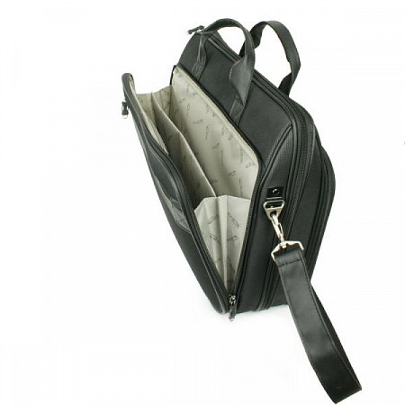 На картинке изображен Дорожная сумка Polar 7047 black Дорожная сумка Polar 7047 black