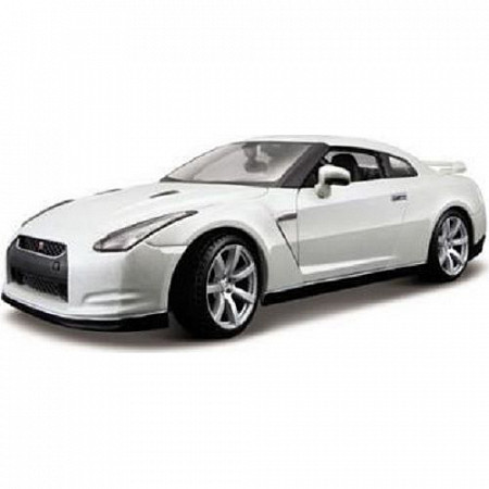 Сборная модель автомобиля Bburago 1:18 Nissan GT-R (18-15053) white