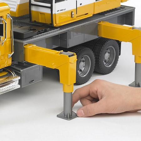 Игрушка Bruder Автокран MACK 02-818