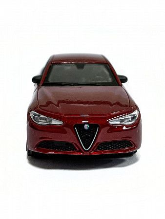 Машинка Bburago 1:43 Alfa Romeo Giulia (18-30000/18-30329) red