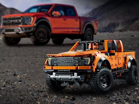 Конструктор LEGO TECHNIC Пикап F-150 Raptor 42126