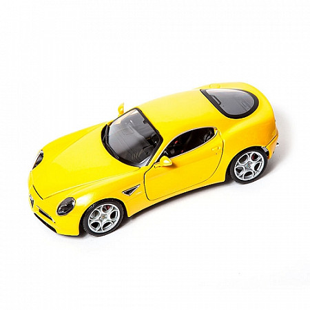 Коллекционная машина Bburago 1:18 Alfa Romeo 8C (18-12077) в асс.