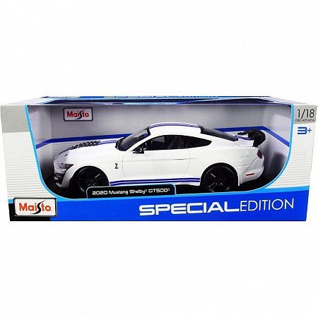 На картинке изображен Машинка Maisto 1:18 2020 Mustang Shelby GT500 (31452) white Машинка Maisto 1:18 2020 Mustang Shelby GT500 (31452) white