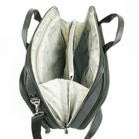 На картинке изображен Дорожная сумка Polar 7047 black Дорожная сумка Polar 7047 black