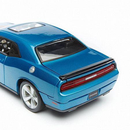 Масштабная модель автомобиля Maisto 1:24 Додж Челенджер 2008 (31280) blue