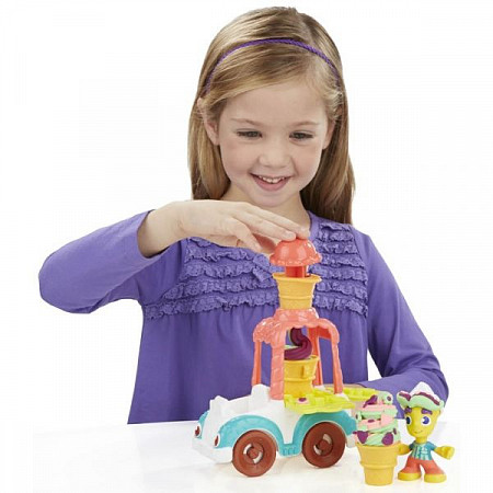 На картинке изображен Игровой набор Play-Doh Город Грузовичок с мороженым (B3417) Игровой набор Play-Doh Город Грузовичок с мороженым (B3417)