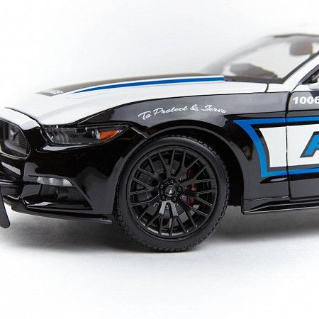 Машинка Maisto 1:18 2015 Ford Mustang GT (31397) black/white