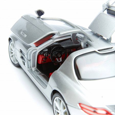 Машинка Maisto 1:18 Mercedes-Benz SLS AMG (31389) silver