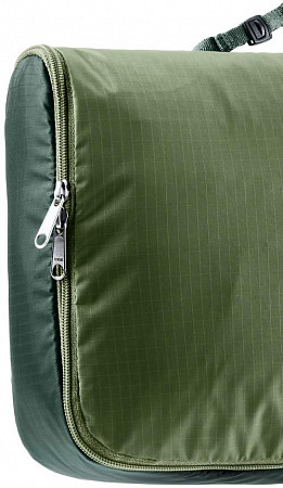На картинке изображен Косметичка Deuter Wash Center Lite II 3900320-2243 khaki/ivy (2020-21) Косметичка Deuter Wash Center Lite II 3900320-2243 khaki/ivy (2020-21)