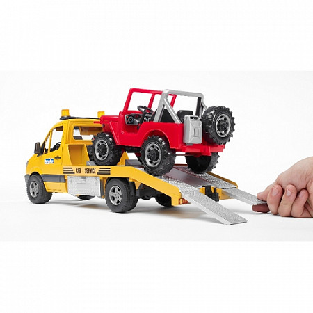 Игрушка Bruder Mercedes-Benz Sprinter эвакуатор с модулем со световыми и звуковыми эффектами с внедорожником 02-535