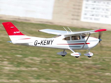 Радиоуправляемый самолёт FMS Sky Trainer 182 1400MM FMS007R
