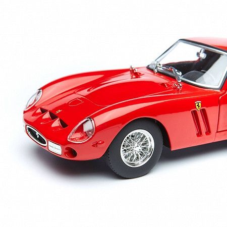 Модель автомобиля Bburago 1:24 Ferrari 250 GTO (18-26018) red