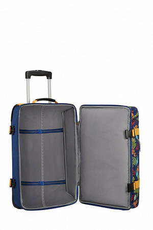 На картинке изображен Дорожная сумка American Tourister Alltrail 92G*22 004 tropical leaves Дорожная сумка American Tourister Alltrail 92G*22 004 tropical leaves