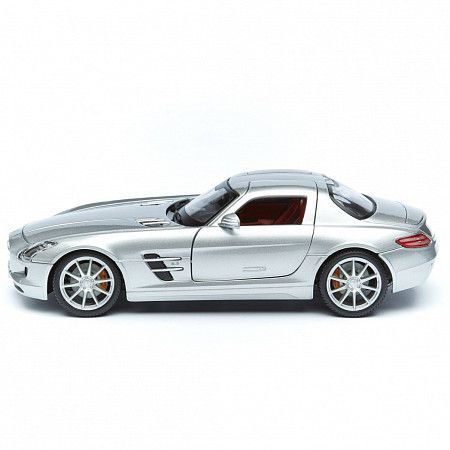 Машинка Maisto 1:18 Mercedes-Benz SLS AMG (31389) silver
