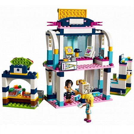 Конструктор LEGO Friends Спортивная арена для Стефани 41338