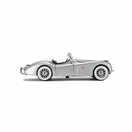 На картинке изображен Коллекционная машина Bburago 1:24 Jaguar Xk 120 Roadster 1951 (18-22018) silver Коллекционная машина Bburago 1:24 Jaguar Xk 120 Roadster 1951 (18-22018) silver