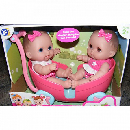 На картинке изображен Пупс JC в коляске TWINS/4 16982 Пупс JC в коляске TWINS/4 16982