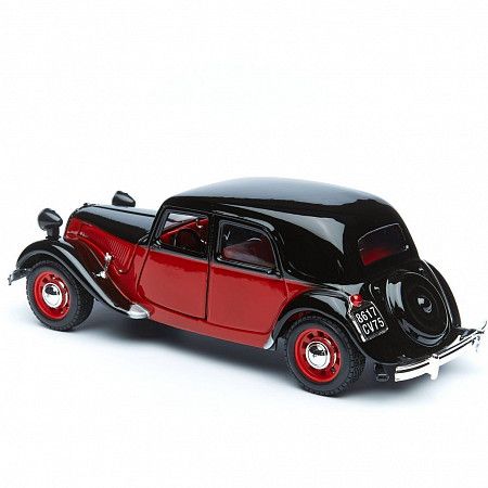 На картинке изображен Коллекционная машина Bburago 1:24 Citroen 15 CV TA 1938 (18-22017) red/black Коллекционная машина Bburago 1:24 Citroen 15 CV TA 1938 (18-22017) red/black