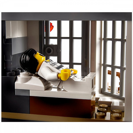 Конструктор LEGO City Полицейский участок в горах 60174