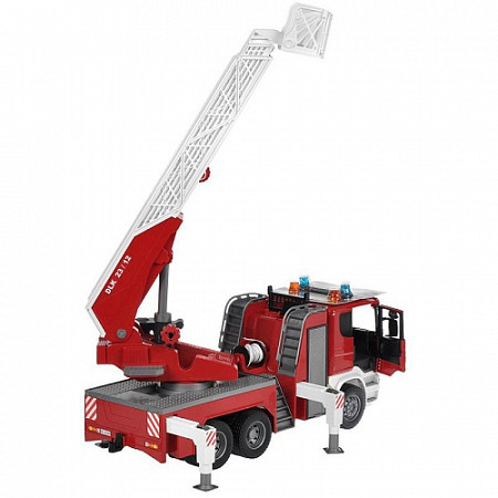 Игрушка Bruder Пожарная машина Scania с выдвижной лестницей и помпой с модулем со световыми и звуковыми эффектами 03-590
