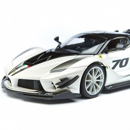 Коллекционная машина Bburago 1:18 Ferrari FXX-K Evo (18-16012) silver