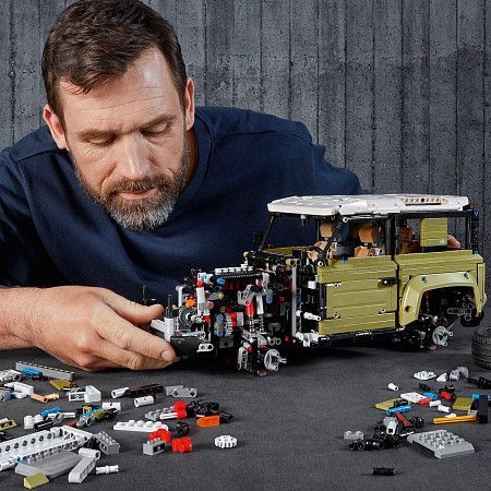 Конструктор LEGO Technic Land Rover Defender 42110