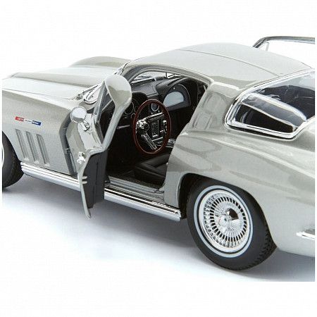 Машинка Maisto 1:18 1965 Chevrolet Corvette (31640) silver