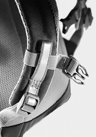 На картинке изображен Рюкзак городской Deuter Kikki 6 alpinegreen-forest Рюкзак городской Deuter Kikki 6 alpinegreen-forest
