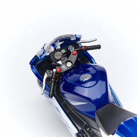 Масштабная модель мотоцикла Maisto 1:18 SUZUKI GSX R1000 (39300)