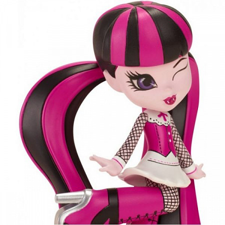 Кукла Monster High Виниловые фигурки ГДракулаура CFC83 CFC84