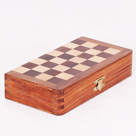 На картинке изображен Шахматы плюс нарды Великий Могол Шахматы плюс нарды Великий Могол