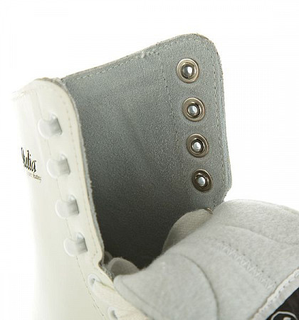 На картинке изображен Коньки фигурные Спортивная коллекция Julia White Коньки фигурные Спортивная коллекция Julia White