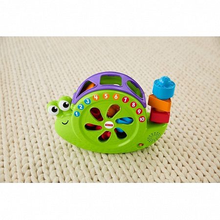 На картинке изображен Сортер Fisher Price Улитка FRB84 Сортер Fisher Price Улитка FRB84