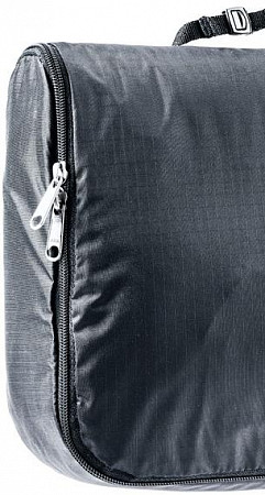 На картинке изображен Косметичка Deuter Wash Center Lite II 3900320-7000 black (2020-21) Косметичка Deuter Wash Center Lite II 3900320-7000 black (2020-21)