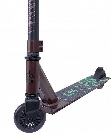 На картинке изображен Самокат трюковый XAOS Ivy brown Самокат трюковый XAOS Ivy brown