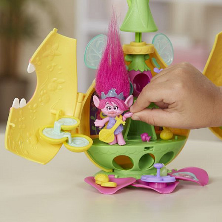 На картинке изображен Игровой набор Trolls Волшебный домик (E0335) Игровой набор Trolls Волшебный домик (E0335)