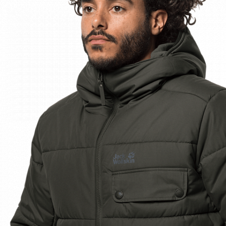 На картинке изображен Куртка мужская Jack Wolfskin Kyoto Jacket M dark moss Куртка мужская Jack Wolfskin Kyoto Jacket M dark moss