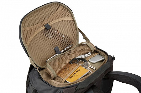 Рюкзак для туризма Thule Landmark 40L Mens TLPF40OBS black (3203722)
