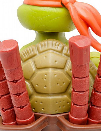 На картинке изображен Фигурка Playmates Черепашки-ниндзя Микеланджело с боевым панцирем 91220 91224 Фигурка Playmates Черепашки-ниндзя Микеланджело с боевым панцирем 91220 91224