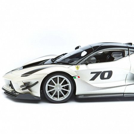 Коллекционная машина Bburago 1:18 Ferrari FXX-K Evo (18-16012) silver