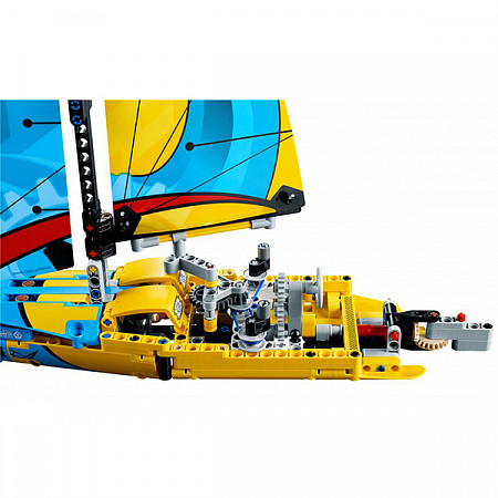 Конструктор LEGO Technic Гоночная яхта 42074