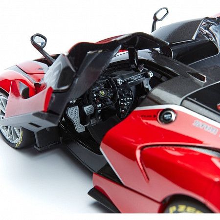 Коллекционная машина Bburago 1:18  Ferrari FXX K №88 (18-16907)