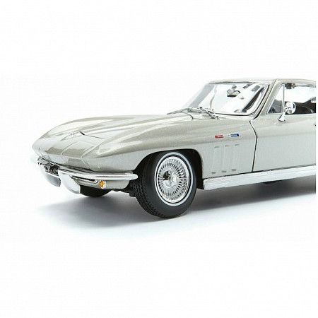Машинка Maisto 1:18 1965 Chevrolet Corvette (31640) silver