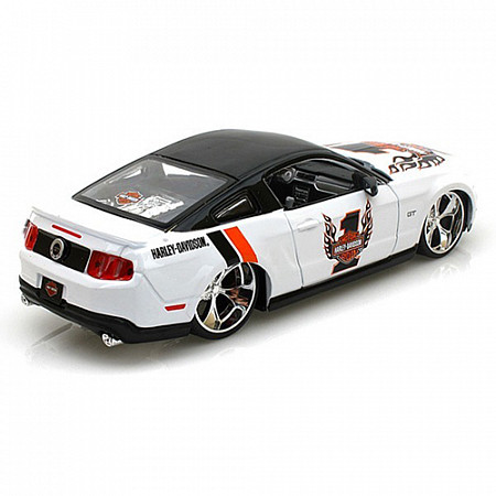 Масштабная модель автомобиля Maisto 1:24 Форд Мустанг GT серии Харлей Дэвидсон (32170) white